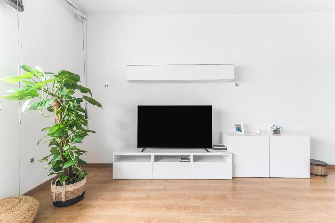 Home2Book Stylish Front Line Las Canteras Beach لاس بالماس دي غران كاناريا المظهر الخارجي الصورة