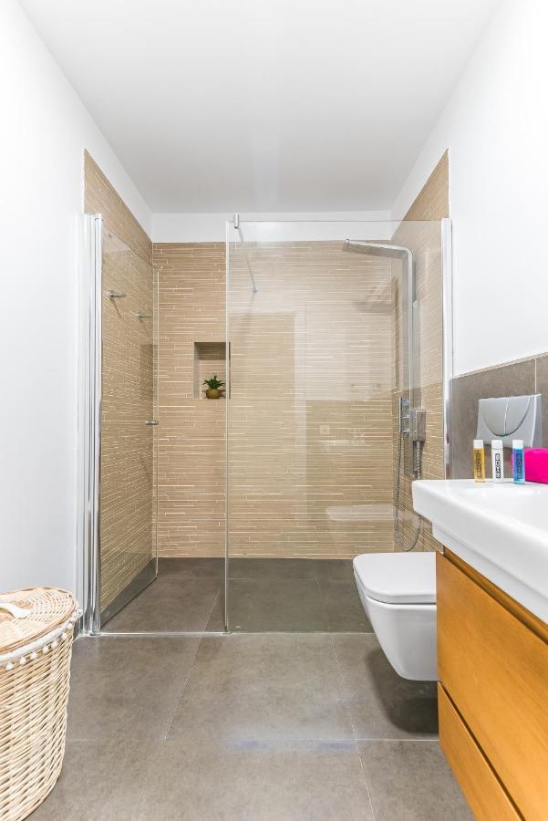 Home2Book Stylish Front Line Las Canteras Beach لاس بالماس دي غران كاناريا المظهر الخارجي الصورة